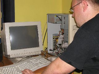 0802_2.jpg (15889 bytes)