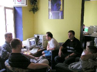 0802_4.jpg (16986 bytes)