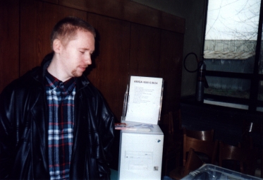 am2000_14.jpg (69434 bytes)